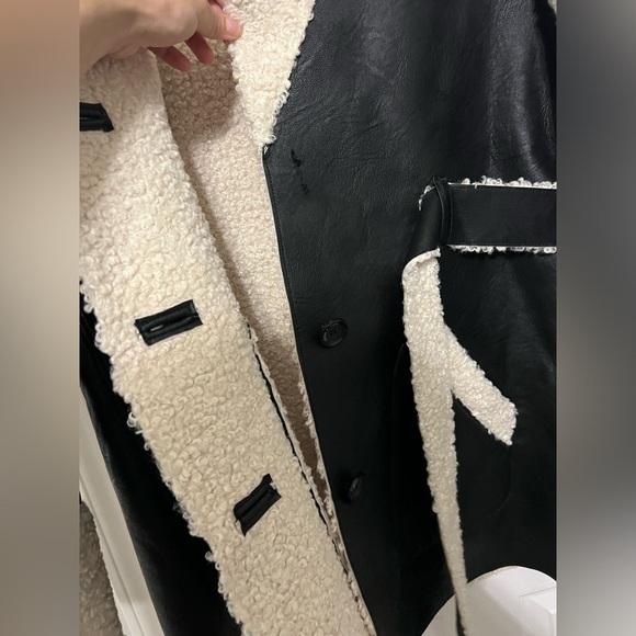 Cinq a Sept Mona Coat in Black & Ivory
Color:Black & Ivory - Picture 7 of 10